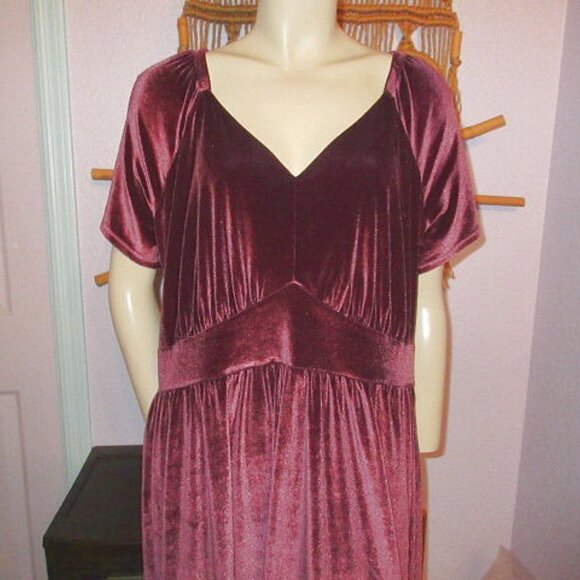 Torrid Velvet Tiered Maxi Dress Size 4X Pockets Witchy Goth Grunge Steampunk NEW - Picture 3 of 12